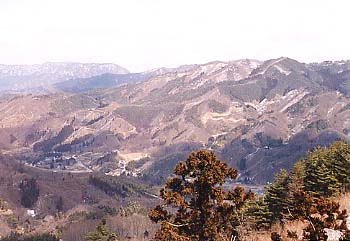 月舘町や霊山を望む写真