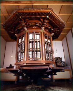頭陀寺回転輪蔵の写真