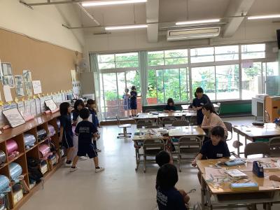 先生の前でリハーサル