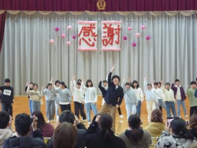ダンスの先生と一緒にダンス
