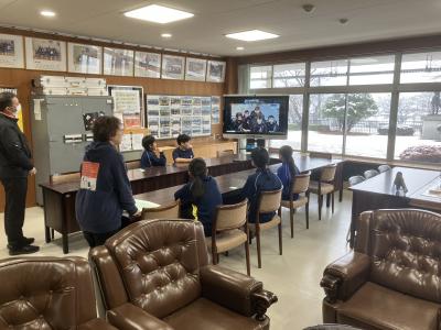 いいたて希望の里学園の４年生に感想を伝える４年生