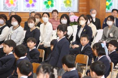 呼名される1年生