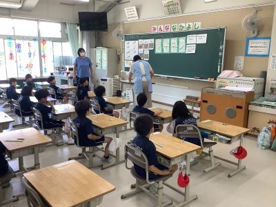栄養教諭と1年生