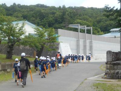 学校に帰ってきた1年生