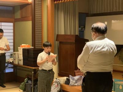 朝ホテルにお礼をする6年生