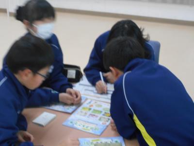 話し合いをする5年生2