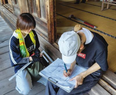 建物実測のようす_２