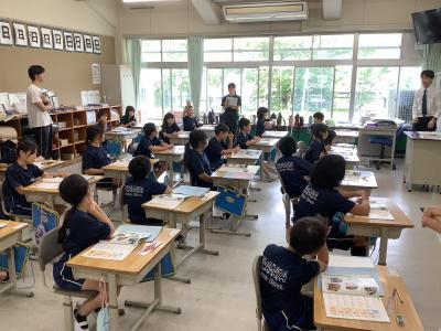 意見を言う児童