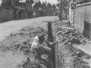 新中町地内配水管布設（昭和35年頃）の写真