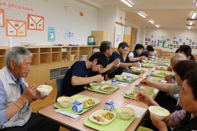 給食